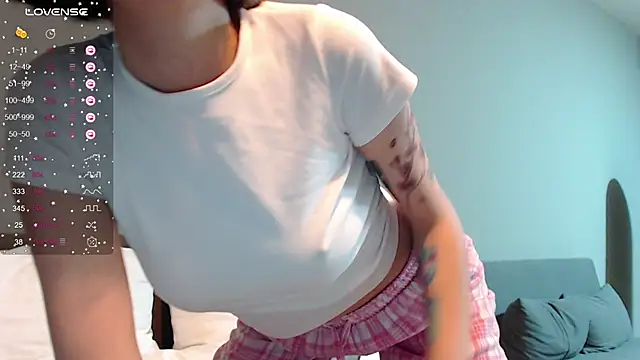 niia mur online show from March 30, 3:13 pm