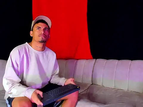 BrownieLoverss online show from February 9, 11:14 am