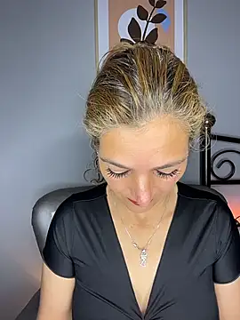JennaMilf  online show from May 8, 4:34 pm