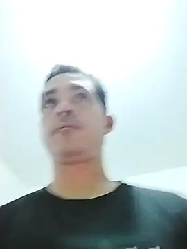 Snapshot of Lukas-thiago chatting on December 20, 8:49 pm Lukas-thiago online show from December 20, 8:49 pm