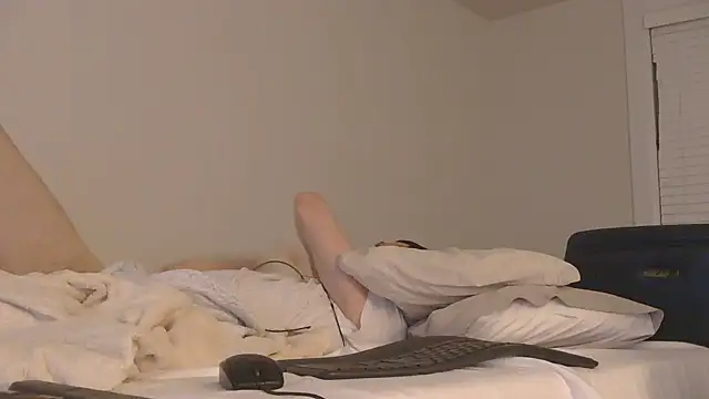 SissyJosh online show from June 11, 8:45 am