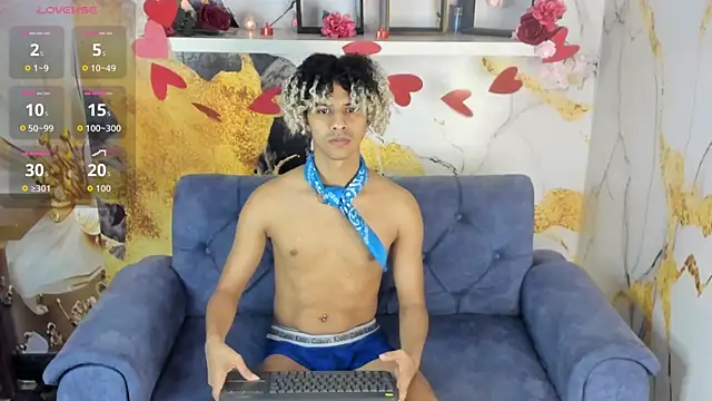 Victor LatinBoy online show from February 17, 3:03 am