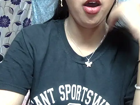 cute Dirty Diva online show from June 22, 3:58 am