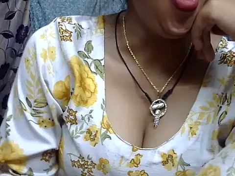 cute Dirty Diva online show from June 29, 3:45 pm