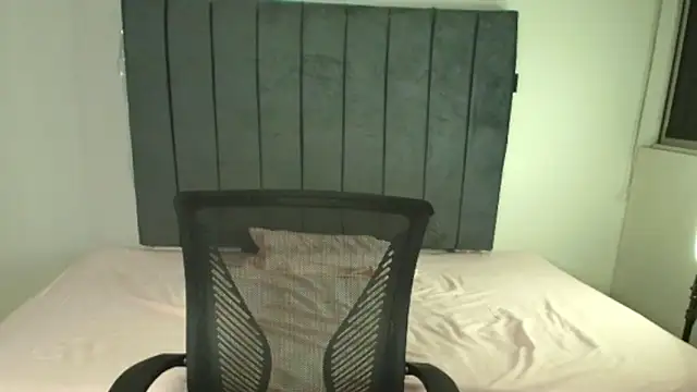 Snapshot of Sofii_unicorn chatting on February 25, 5:06 am Sofii unicorn online show from February 25, 5:06 am