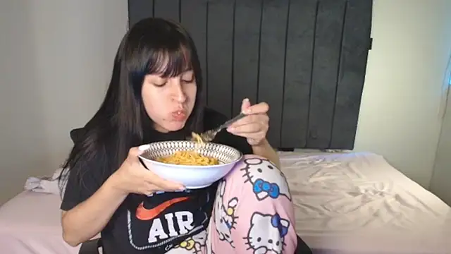 Snapshot of Sofii_unicorn chatting on March 7, 4:48 pm Sofii unicorn online show from March 7, 4:48 pm