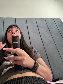 Snapshot of Sofii_unicorn chatting on March 23, 2:43 pm Sofii unicorn online show from March 23, 2:43 pm