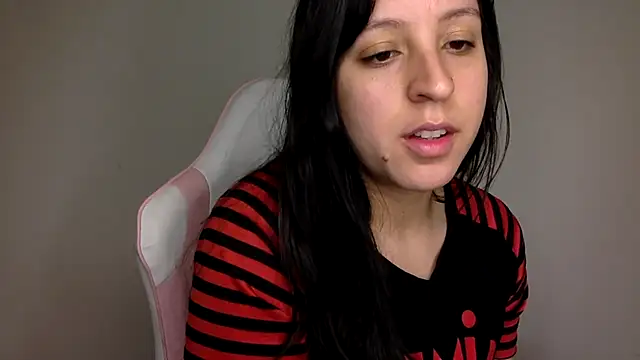 Snapshot of Sofii_unicorn chatting on July 7, 12:24 am Sofii unicorn online show from July 7, 12:24 am
