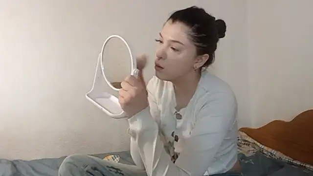 LexusGirls online show from March 6, 8:05 pm