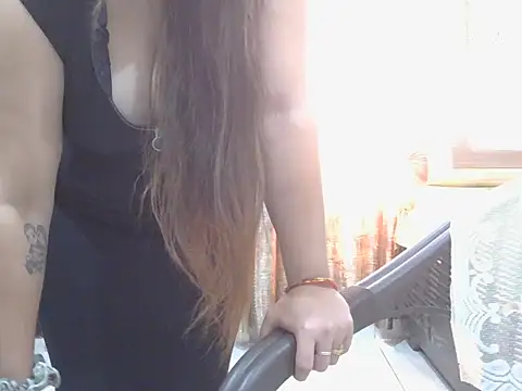 Snapshot of navdeepkour chatting on March 6, 4:53 am navdeepkour online show from March 6, 4:53 am