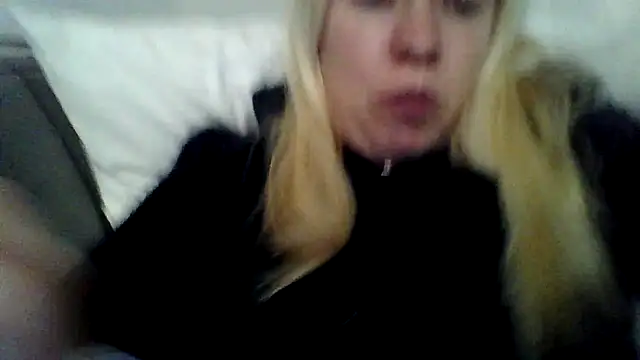 jennyblondeuk online show from March 31, 7:25 pm