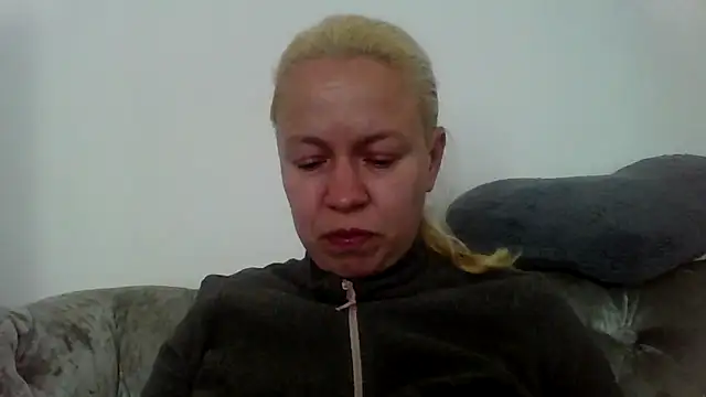 jennyblondeuk online show from April 8, 3:12 pm