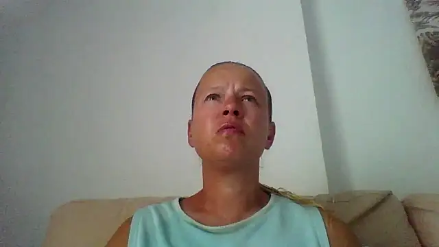 jennyblondeuk online show from June 9, 4:40 pm