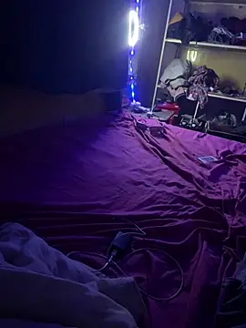 Snapshot of zolorzarafael chatting on December 20, 8:32 am zolorzarafael online show from December 20, 8:32 am