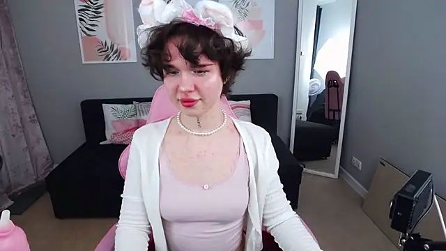 GabbieWhite online show from February 7, 7:28 pm