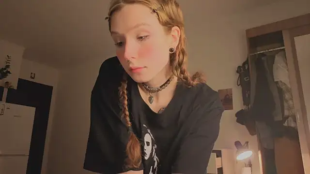 poli blink online show from April 1, 1:39 am