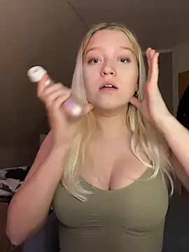 EmmiPemmi online show from December 20, 3:08 pm