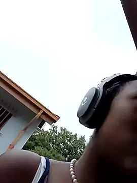 Snapshot of ShyNaughtyBabe chatting on February 24, 10:02 am ShyNaughtyBabe online show from February 24, 10:02 am