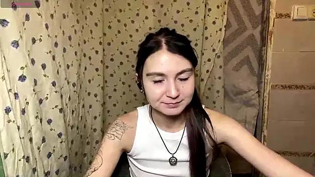 EstherKiester online show from February 4, 9:20 pm