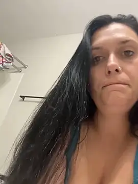 Snapshot of sexystoner420 chatting on December 20, 2:24 pm sexystoner420 online show from December 20, 2:24 pm