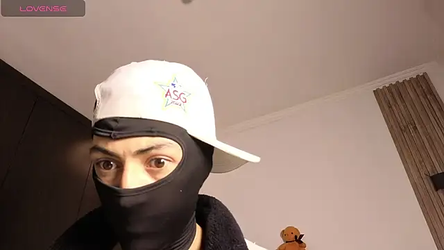 Snapshot of cute_emmma chatting on April 30, 11:05 am cute emmma online show from April 30, 11:05 am