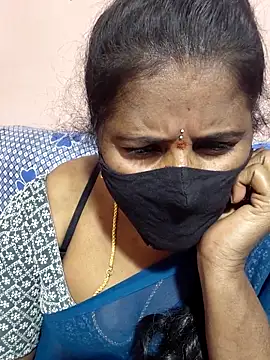 Snapshot of siri_tamiltelugu chatting on February 15, 7:51 am siri tamiltelugu online show from February 15, 7:51 am