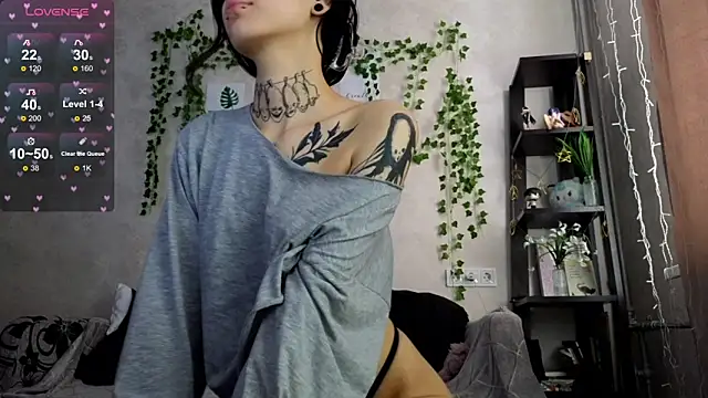 LeonaHinnes online show from March 10, 3:11 am