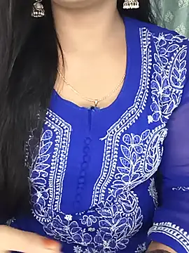 Deshi bhabhi143 online show from July 8, 8:08 am