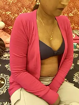 Snapshot of sexy-mahi_ chatting on January 13, 6:24 pm sexy-mahi online show from January 13, 6:24 pm