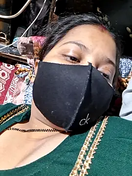 Radhacpl9528 online show from January 17, 4:00 pm