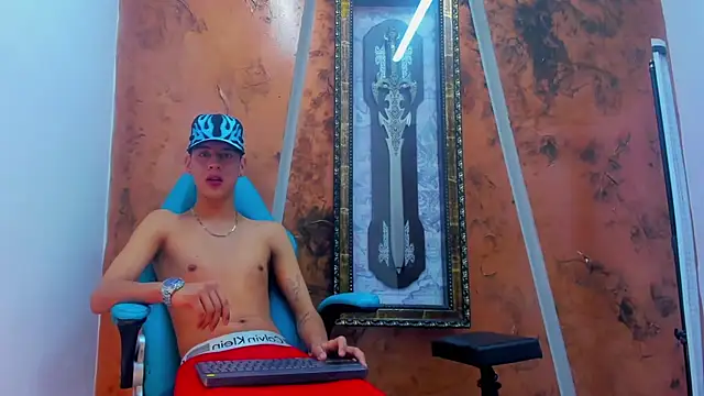 tommy bigcock19  online show from December 22, 7:05 am