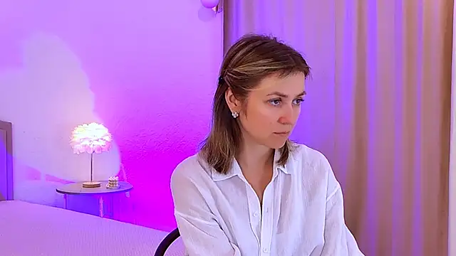 EmeraldGlow online show from February 5, 3:05 pm