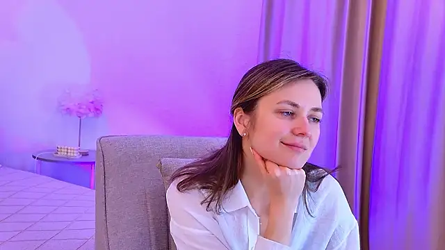 EmeraldGlow online show from March 26, 2:33 pm