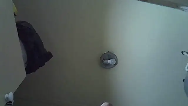 Snapshot of goldenstrips295 chatting on March 13, 10:27 pm goldenstrips295 online show from March 13, 10:27 pm