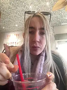 BarbieBlondieGirl online show from December 22, 3:53 pm