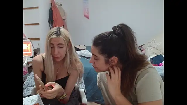 BarbieBlondieGirl online show from January 11, 11:32 pm