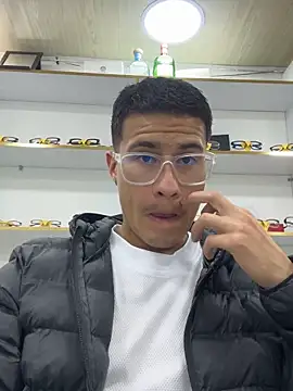 Snapshot of Latin_Paisa_Boy chatting on February 12, 7:31 pm Latin Paisa Boy online show from February 12, 7:31 pm
