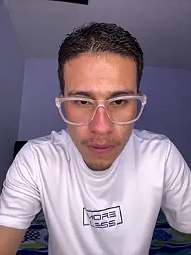 Snapshot of Latin_Paisa_Boy chatting on February 22, 10:30 pm Latin Paisa Boy online show from February 22, 10:30 pm