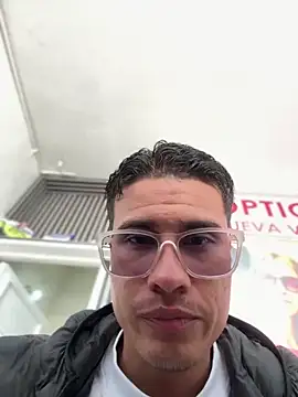 Snapshot of Latin_Paisa_Boy chatting on March 11, 7:42 pm Latin Paisa Boy online show from March 11, 7:42 pm