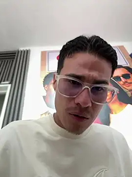 Snapshot of Latin_Paisa_Boy chatting on March 13, 8:37 pm Latin Paisa Boy online show from March 13, 8:37 pm