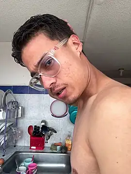 Snapshot of Latin_Paisa_Boy chatting on March 22, 6:11 pm Latin Paisa Boy online show from March 22, 6:11 pm