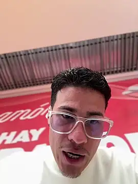 Snapshot of Latin_Paisa_Boy chatting on March 30, 4:52 pm Latin Paisa Boy online show from March 30, 4:52 pm