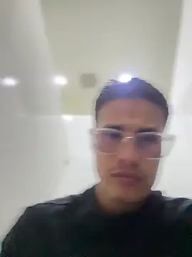 Snapshot of Latin_Paisa_Boy chatting on April 11, 7:07 pm Latin Paisa Boy online show from April 11, 7:07 pm