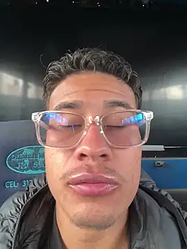 Snapshot of Latin_Paisa_Boy chatting on April 18, 4:55 pm Latin Paisa Boy online show from April 18, 4:55 pm