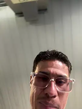 Snapshot of Latin_Paisa_Boy chatting on April 25, 5:54 pm Latin Paisa Boy online show from April 25, 5:54 pm