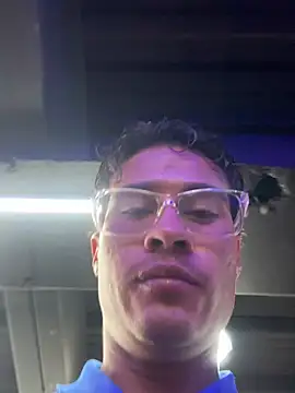 Snapshot of Latin_Paisa_Boy chatting on May 27, 4:37 pm Latin Paisa Boy online show from May 27, 4:37 pm