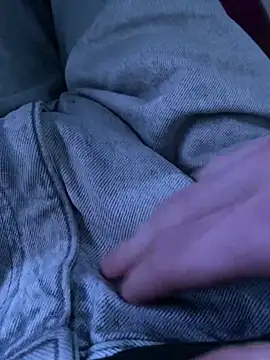 Snapshot of LittleGuy_2007 chatting on January 12, 10:26 pm LittleGuy 2007 online show from January 12, 10:26 pm