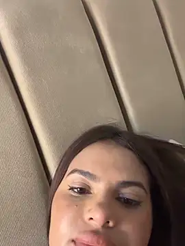 Snapshot of Irina_Velvett chatting on April 21, 2:37 am Irina Velvett online show from April 21, 2:37 am