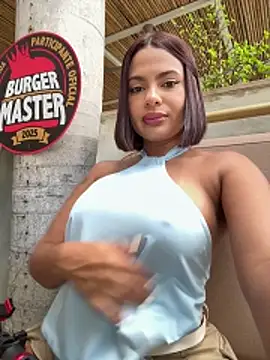 Snapshot of Irina_Velvett chatting on May 5, 9:01 pm Irina Velvett online show from May 5, 9:01 pm