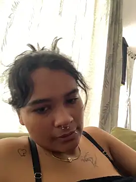 Chloe cortes online show from June 8, 6:08 pm
